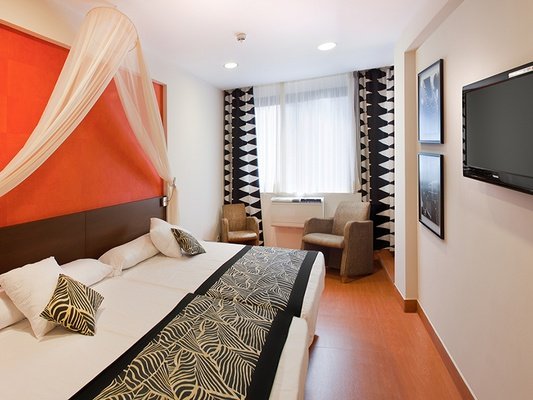 Verano Supreme! Hotel Magic Aqua™ Rock Gardens Benidorm Verano Supreme! Hotel Magic Aqua™ Rock Gardens Benidorm
